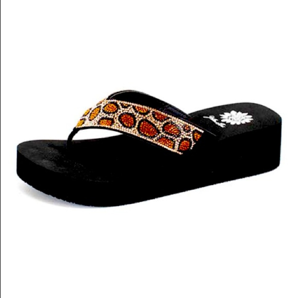 Yellow box flip flops Suzette color tan ( leopard) medium width New in box